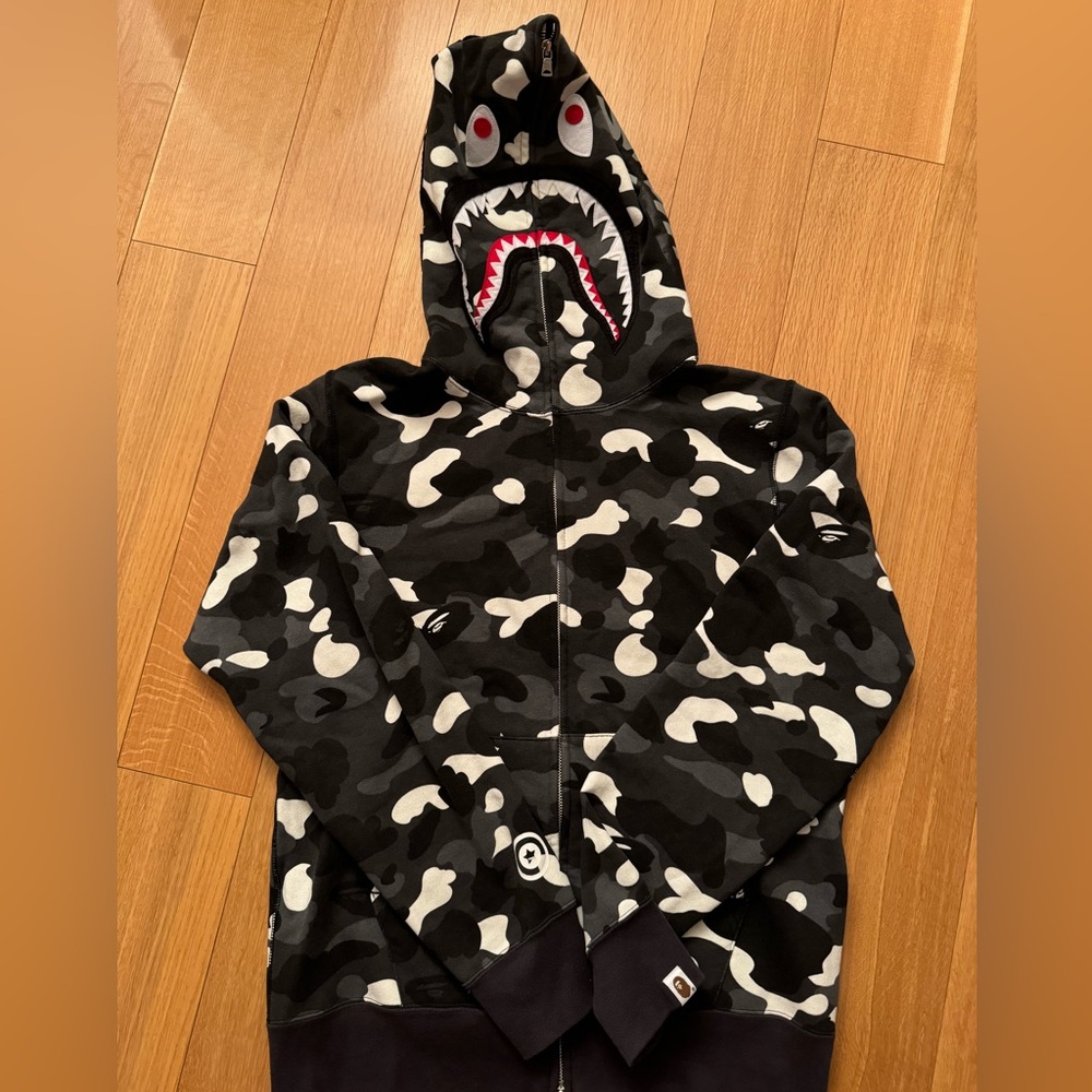 Black ABC Camo Shark Full Zip Size L